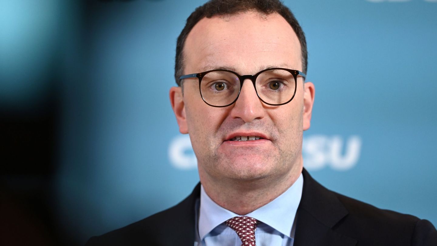 Unionsfraktionschef Jens Spahn (CDU) fordert Tempo bei den Reformen. (Archivfoto) Foto: Elisa Schu/dpa