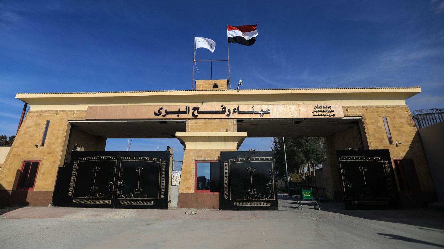 Der Grenzübergang Rafah zwischen dem Gazastreifen und Ägypten war fast ein Jahr dicht. (Archivbild) Foto: Gehad Hamdy/dpa