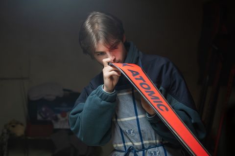 Ski-Talent Luca Rossi (Mikka Forcher) leidet nicht nur unter den Problemen, mit denen die gesamte Schulgemeinschaft zu kämpfen hat.