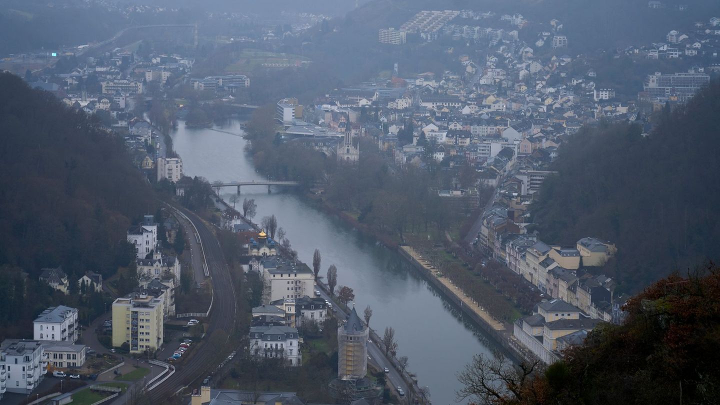 In den kommenden Tagen kann es glatt werden. Der Himmel über Rheinland-Pfalz und dem Saarland bleibt größtenteils bedeckt. Foto: