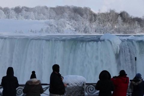 Niagarafälle fast zugefroren – extreme Kälte sorgt für Winter-Wonderland