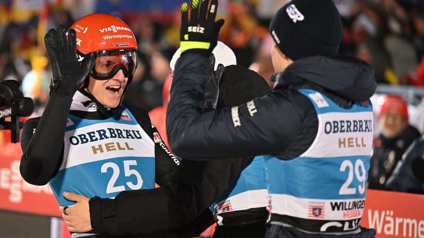 Karl Geiger (l) und Andreas Wellinger (r) hatten in Willingen Grund zur Freude. Foto: Swen Pförtner/dpa