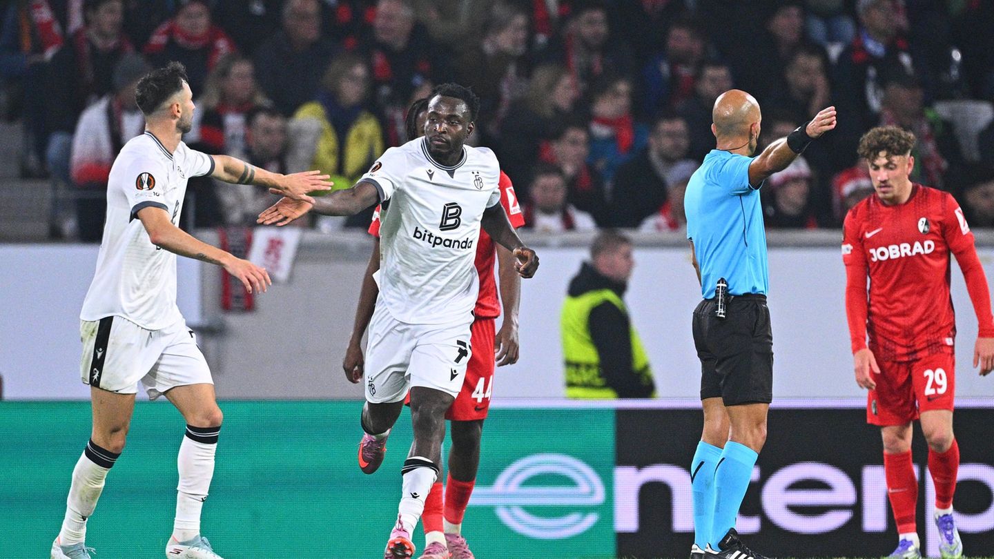 Basel-Profi Philip Otele trifft gegen Freiburg. (Archivbild) Foto: Tom Weller/dpa