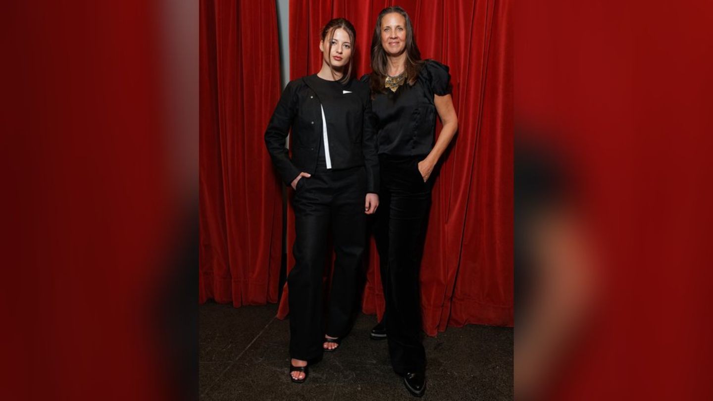 Emma und Dana Schweiger bei der Berlin Fashion Week.