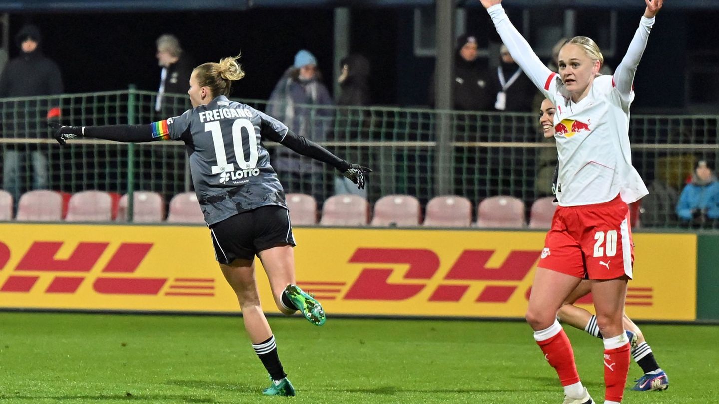 Eintracht-Kapitänin Laura Freigang trifft an ihrem 28. Geburtstag zum 1:0. Foto: Jennifer Brückner/dpa