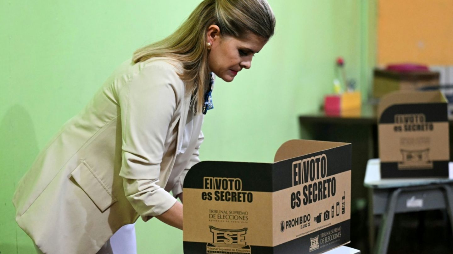 Präsidentschaftskandidatin Fernández bei der Stimmabgabe