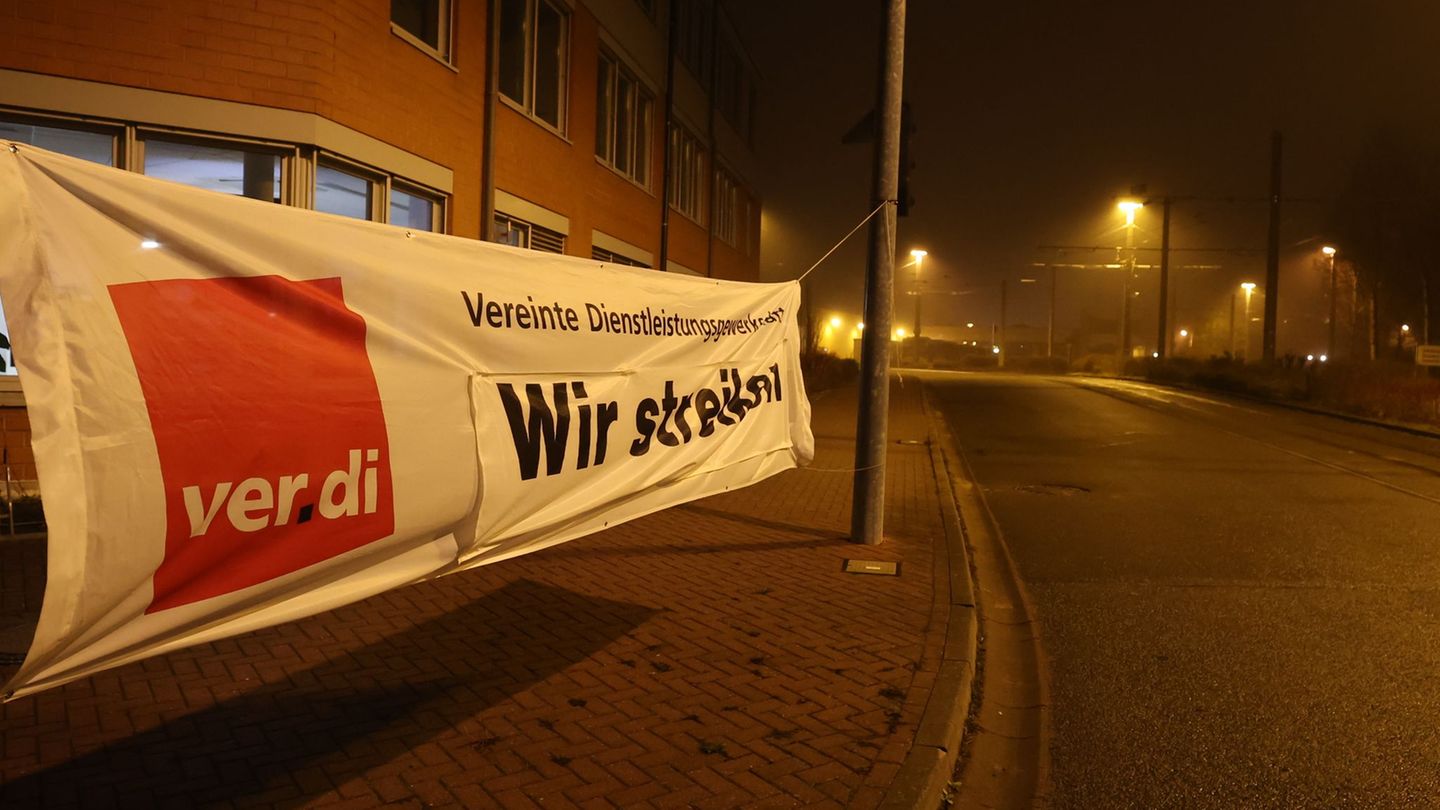 Warnstreiks im Thüringer Nahverkehr geplant (Illustration) Foto: Bodo Schackow/dpa