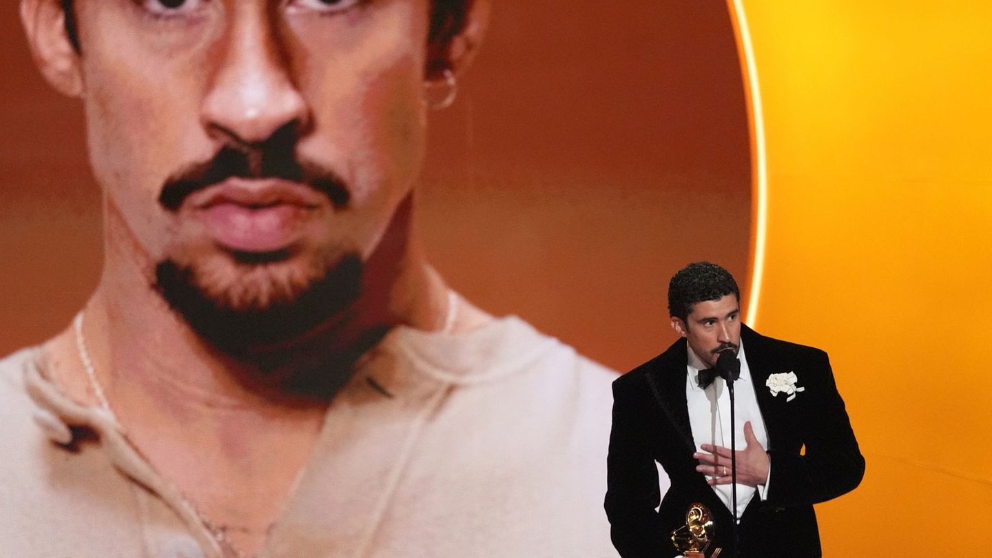 Bad Bunny hatte zuvor Kritik an Abschiebungen und Razzien geübt. Foto: Chris Pizzello/Invision/AP/dpa