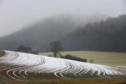 Es bleibt wechselhaft im Südwesten. Foto: Thomas Warnack/dpa