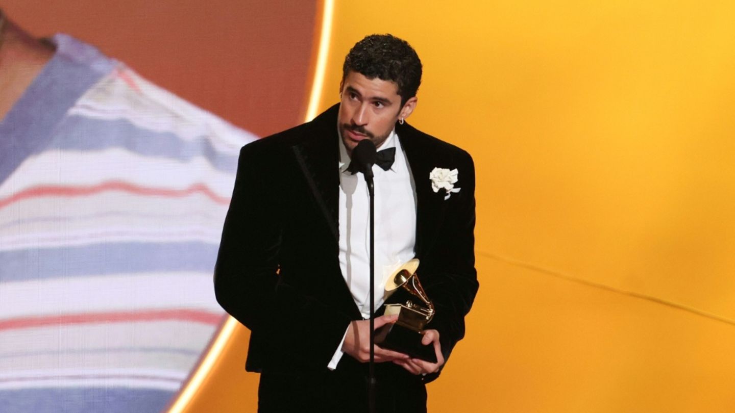 Bad Bunny mit seinem Preis für das Album des Jahres