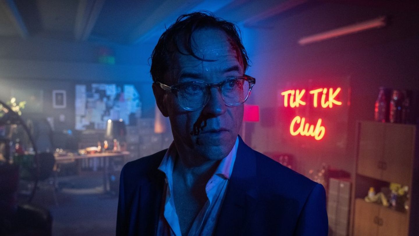 "Der schwarze Schwan": Vernau (Jan Josef Liefers) muss sich mit seiner Vergangenheit auseinandersetzen.