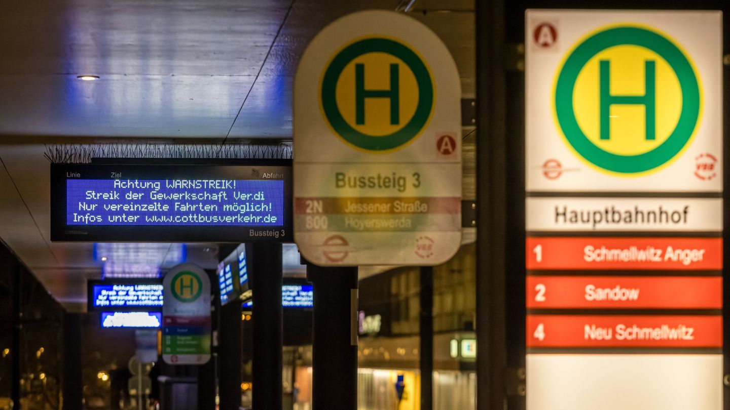 In Brandenburg sorgt ein Verdi-Warnstreik für Behinderungen im Nahverkehr. Foto: Frank Hammerschmidt/dpa