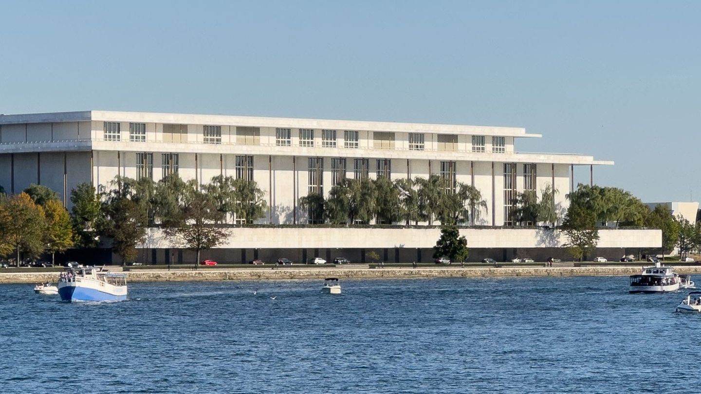 Das Trump Kennedy Center ist von Georgetown aus zu sehen