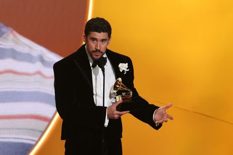 Bad Bunny mit seinem Preis für das Album des Jahres
