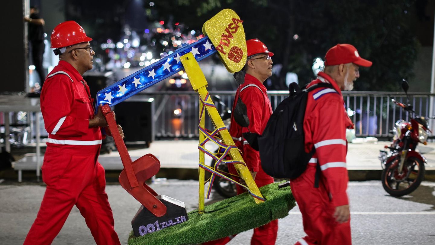 Venezuelas Ölarbeiter begrüßen den neuen Hauptabnehmer ihres Produkts – die USA. Doch für die meisten Menschen im Land hat sich nach dem Regimesturz bislang wenig geändert. 