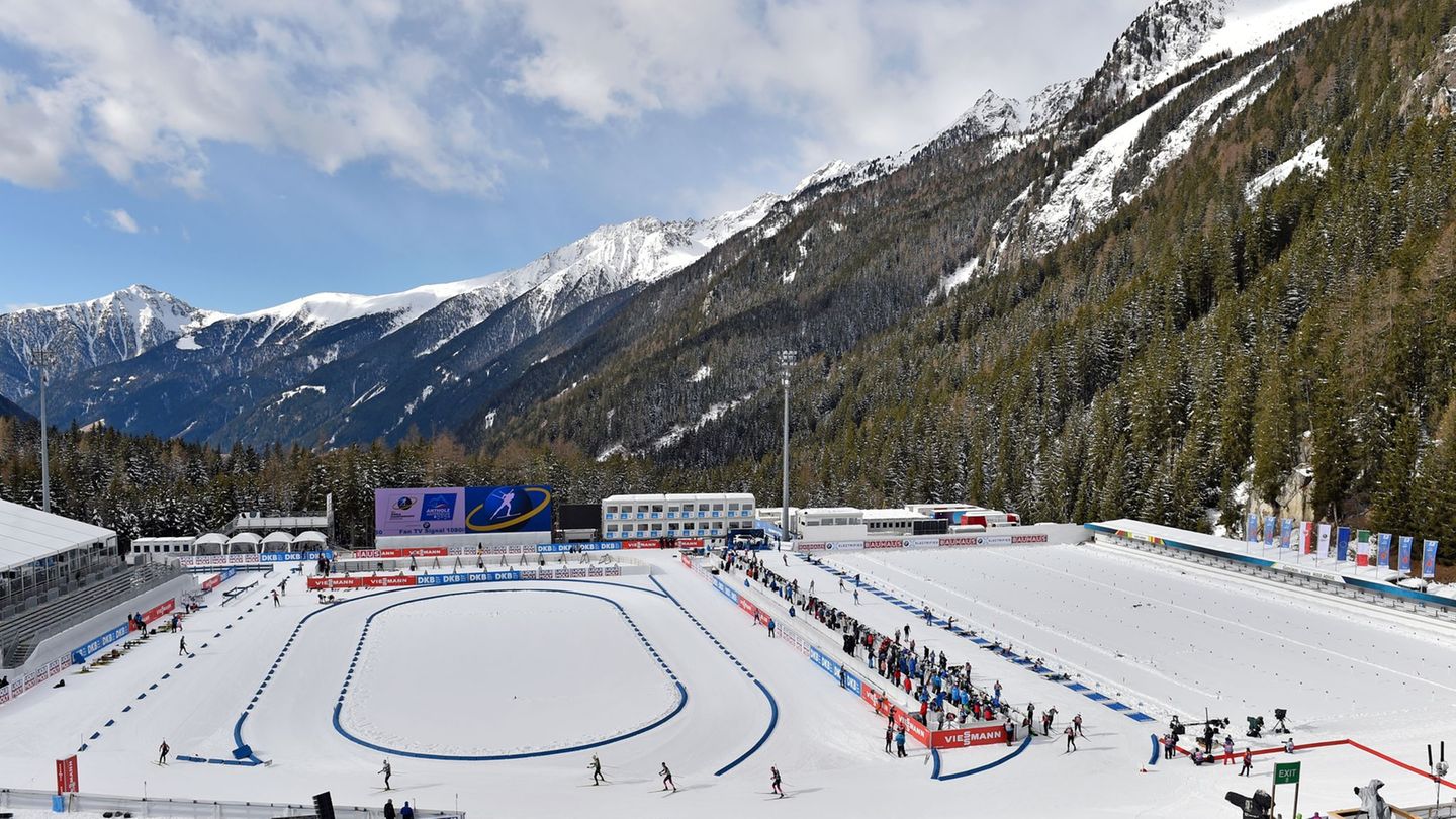 Auf 1.600 Metern Höhe geht es in Antholz ab Sonntag um die Olympiasiege. (Archivbild) Foto: Hendrik Schmidt/dpa