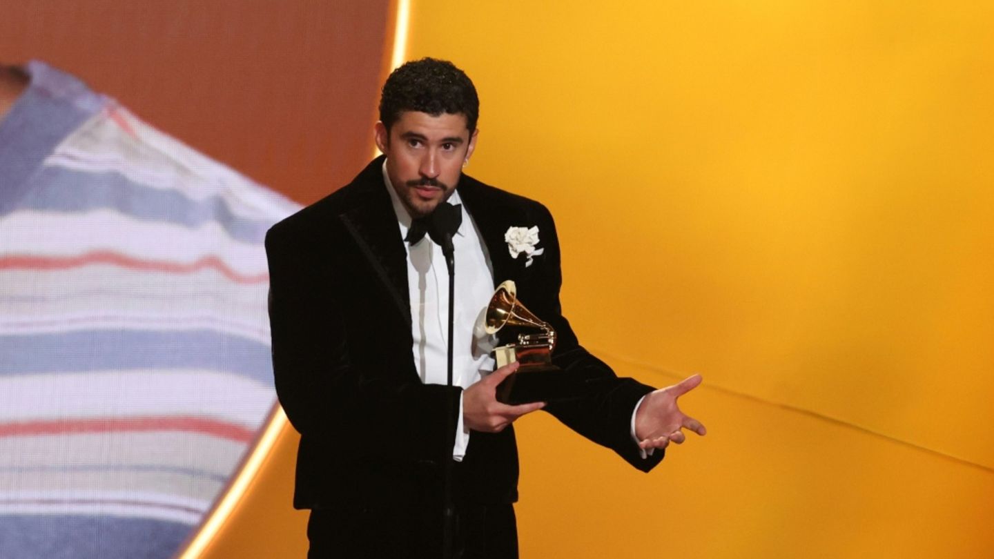 Bad Bunny mit seinem Preis für das Album des Jahres