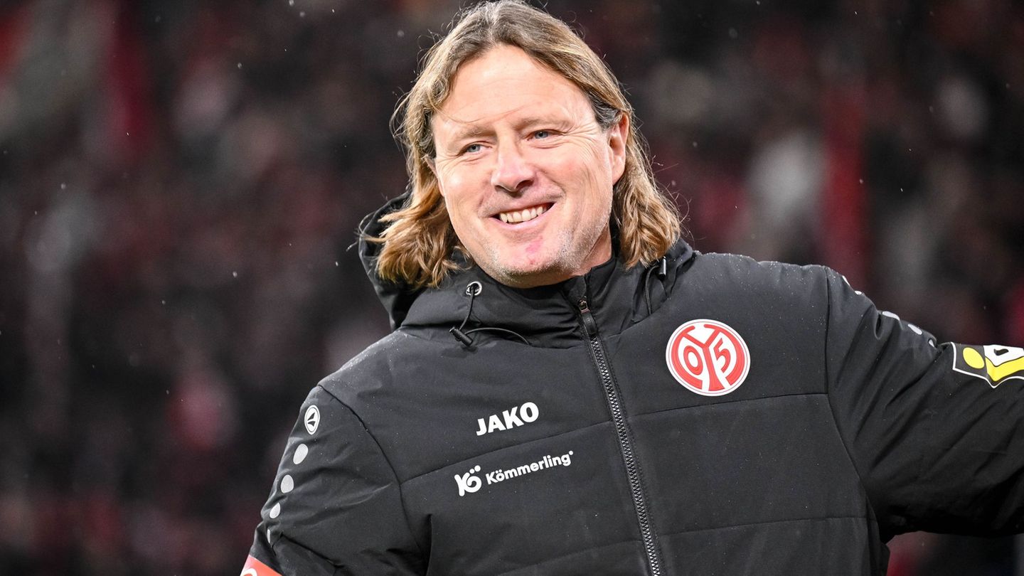 Kandidat bei Werder Bremen: Der Däne Bo Henriksen. (Archivbild) Foto: Harry Langer/dpa