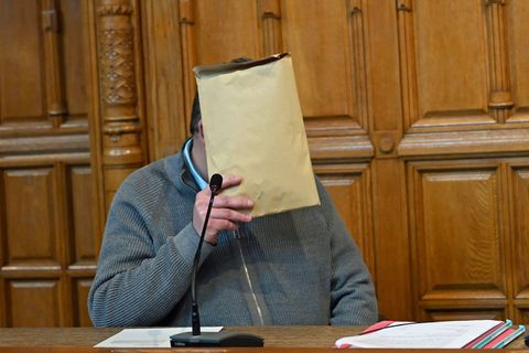 Der Angeklagte soll seine Familie mit einem Lügengeflecht jahrelang gequält haben. Foto: Shireen Broszies/dpa