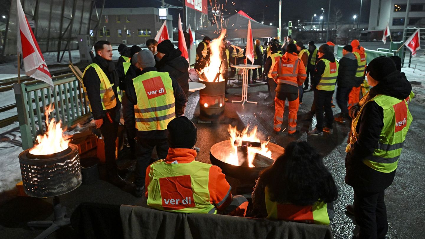 Auch die Erfurter Verkehrsbetriebe werden bestreikt. Foto: Martin Schutt/dpa