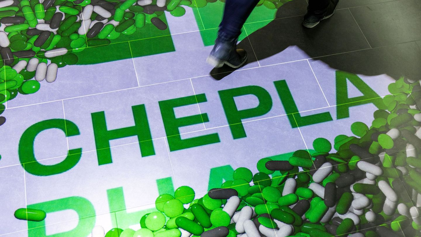 Die Greifswalder Firma Cheplapharm hat sich viel Geld am Finanzmarkt beschafft. (Archivbild) Foto: Jens Büttner/dpa-Zentralbild/