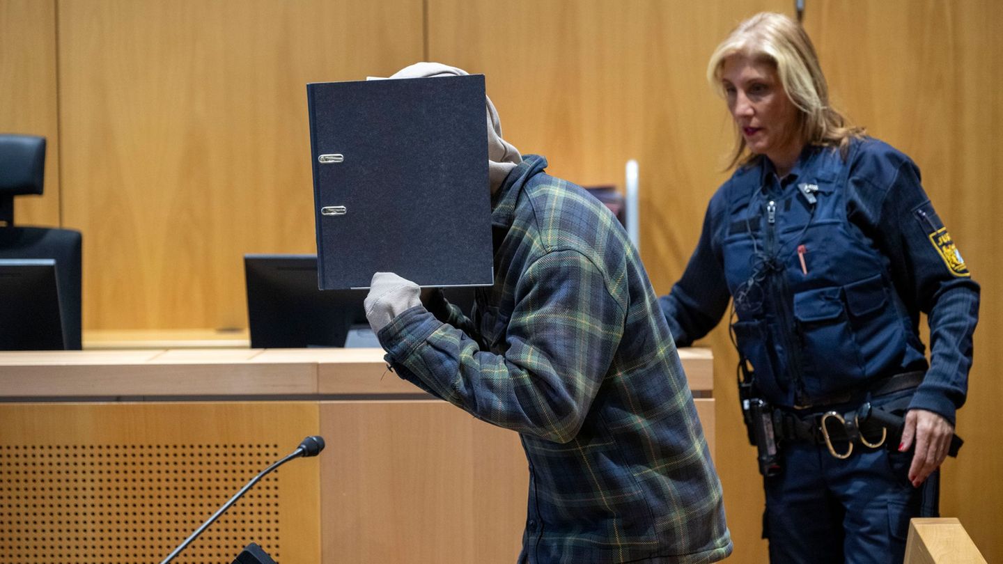 Prozesse-Mordangeklagter-schweigt-Tochter-entdeckte-tote-Mutter