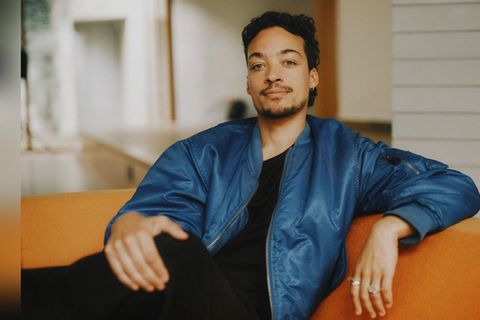 Aurel Mertz befasst sich in seinem neuen Buch "Alpha-Boys" mit der Bedeutung von Männlichkeit.