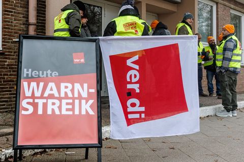 In Schleswig-Holstein gibt es heute Warnstreiks bei den kommunalen Busunternehmen in Kiel, Lübeck, Flensburg und Neumünster. Fot