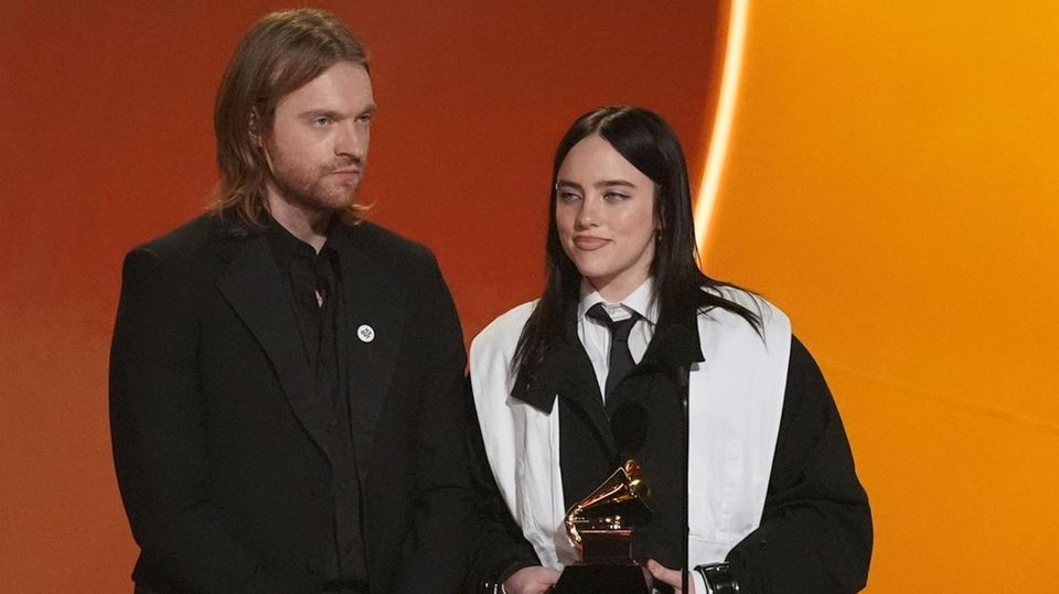 Billie Eilish äußert sich bei ihrer Rede gegen US-Einwanderungspolitik