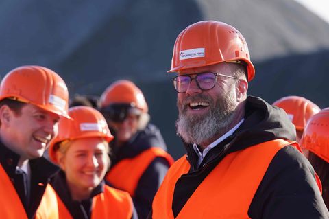 In Schleswig-Holstein sind zur Freude von Verkehrsminister Claus Ruhe Madsen (CDU) mehr Investitionen in das Straßennetz geplant