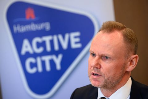 Will Olympische Spiele nach Hamburg holen: Hamburgs Sport- und Innensenator Andy Grote (SPD) Foto: Jonas Walzberg/dpa