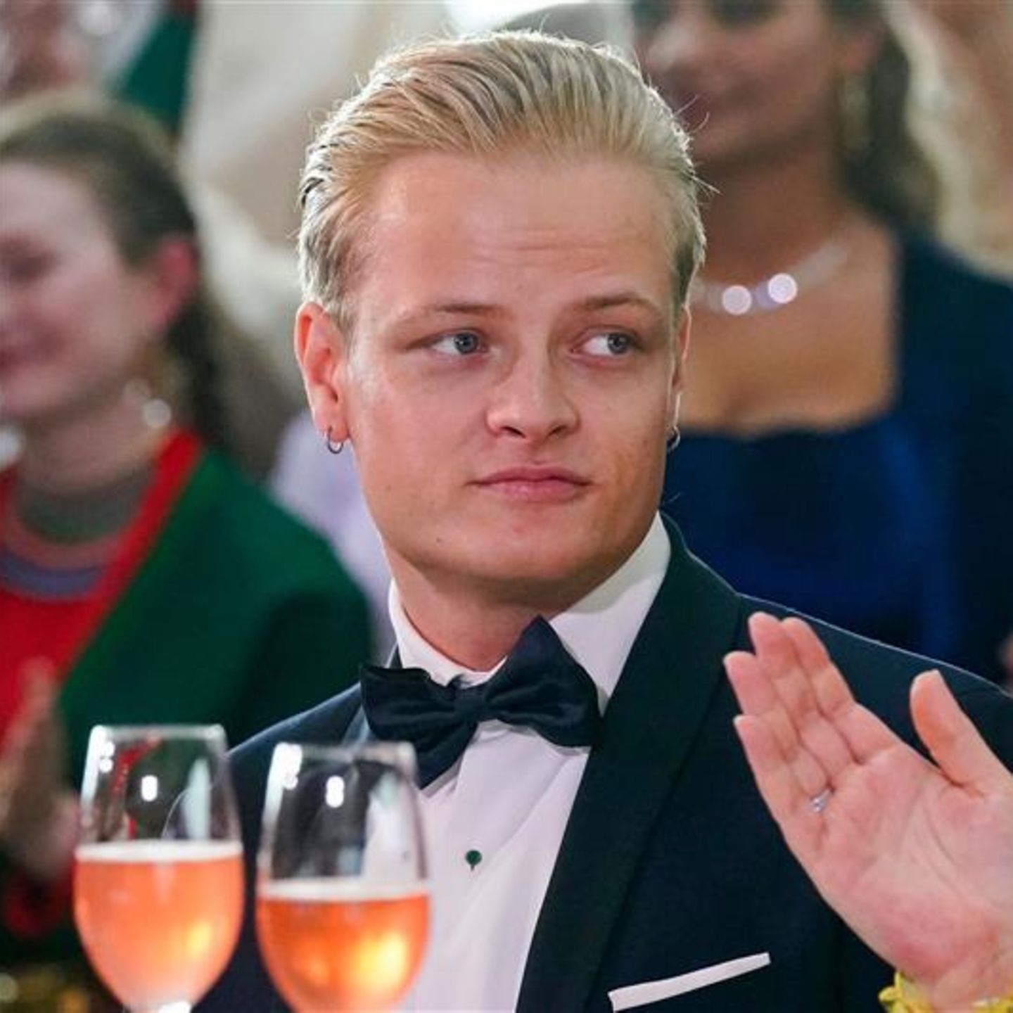 Marius Borg Høiby mit Mutter Mette-Marit, Kronprinzessin von Norwegen