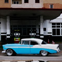 Ein Fahrzeug vor einer Tankstelle in Kuba (Archivbild)