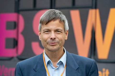 Als Gründe für seinen Rücktritt nennt Langer unter anderem den zeitlichen Arbeitsumfang. (Archivbild) Foto: Stefan Sauer/dpa