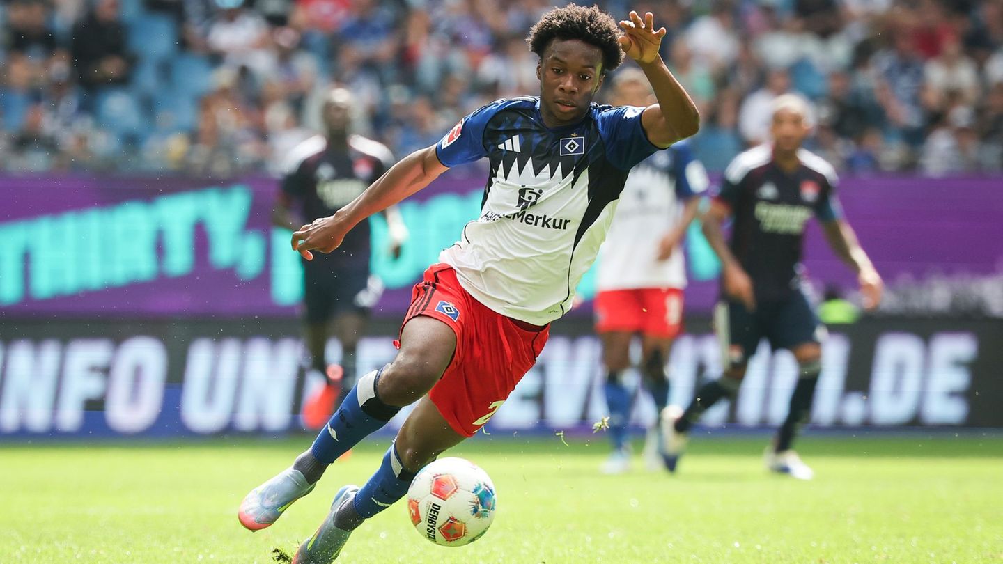 Spielt vorerst für die AS Saint-Etienne: HSV-Verteidiger Aboubaka Soumahoro (Archivbild) Foto: Christian Charisius/dpa