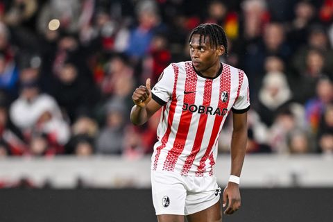 Nimmt in Schottland einen neuen Anlauf: Freiburgs Junior Adamu. (Archivbild) Foto: Harry Langer/dpa