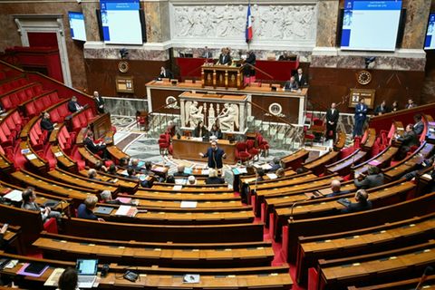Sébastien Lecornu im französischen Parlament