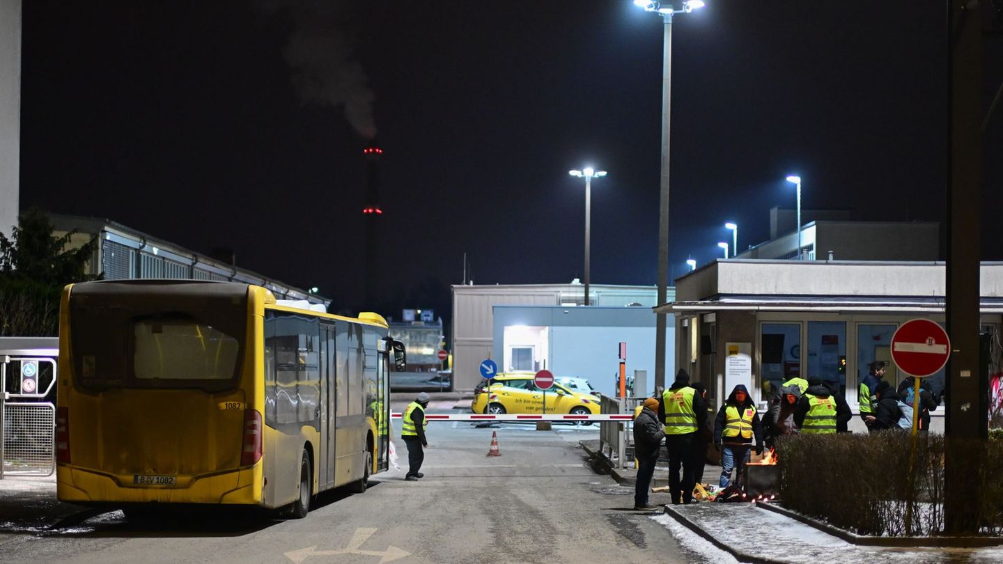 Den ganzen Montag über haben Beschäftigte der BVG mit einem Warnstreik den Berliner Nahverkehr lahmgelegt. (Archivbild) Foto: Se