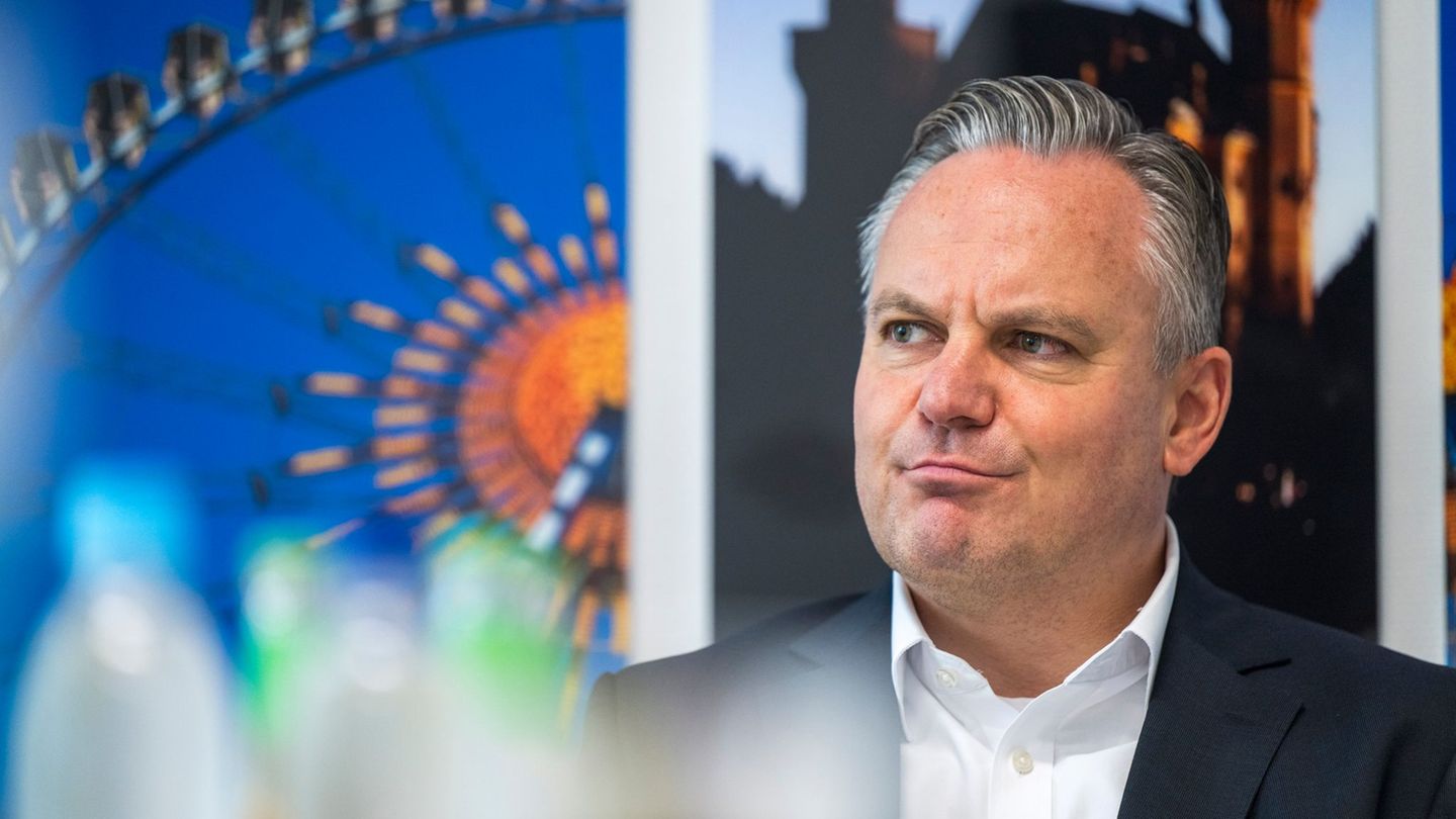 Wiesn-Chef Scharpf sagt: Das Oktoberfest sei kein Freizeitpark. (Archivbild) Foto: Peter Kneffel/dpa