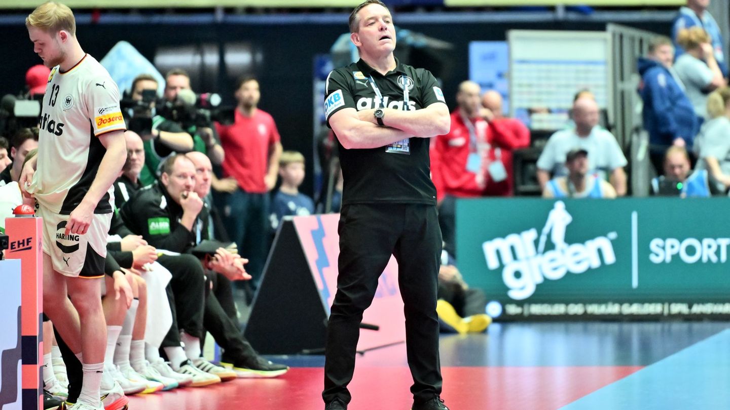 Handball-Bundestrainer Alfred Gislason wehrt sich nach EM-Silber gegen Kritik. Foto: Sina Schuldt/dpa