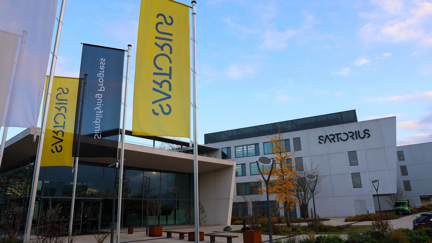 Der Labor- und Pharmazulieferer Sartorius will weiter wachsen. (Archivbild) Foto: Stefan Rampfel/dpa