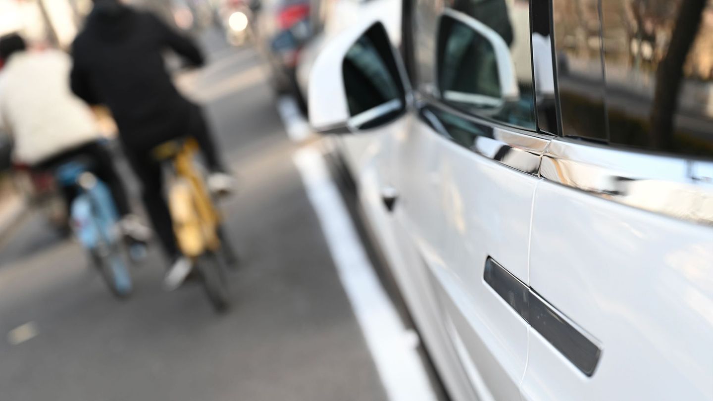 Die Türgriffe hatten bei Unfällen für Probleme gesorgt. Foto: Johannes Neudecker/dpa