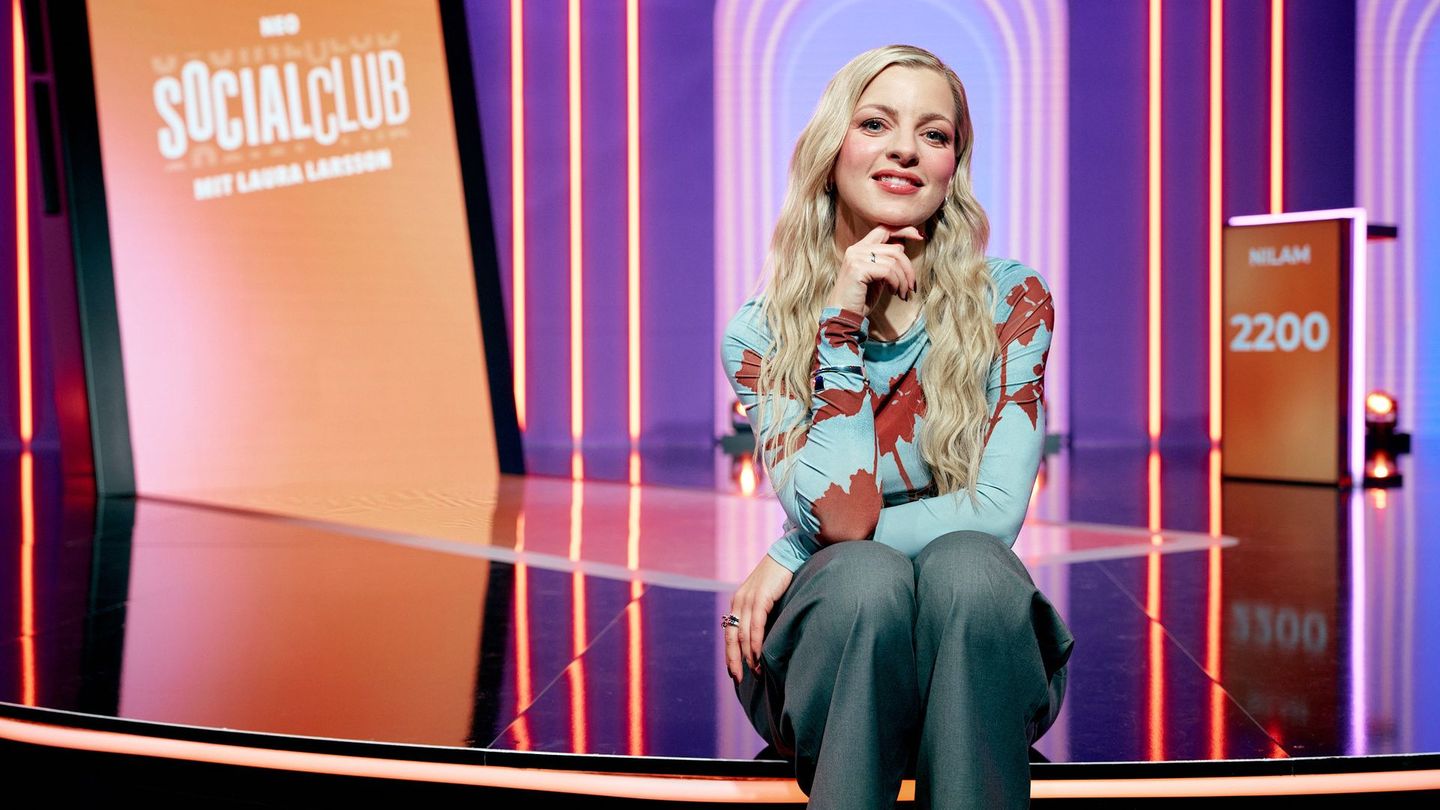 Laura Larsson ist vielen aus den Podcastformaten "Herrengedeck" und "Zum Scheitern Verurteilt" bekannt. Nun startet ihre eigene Comedyshow bei ZDFneo.