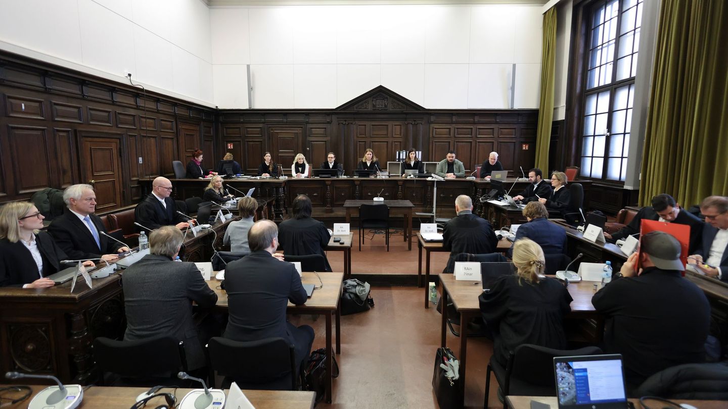 Zum sechsten Mal wird der mutmaßliche Chef der Entführer vom Gericht befragt. Foto: Christian Charisius/dpa-Pool/dpa