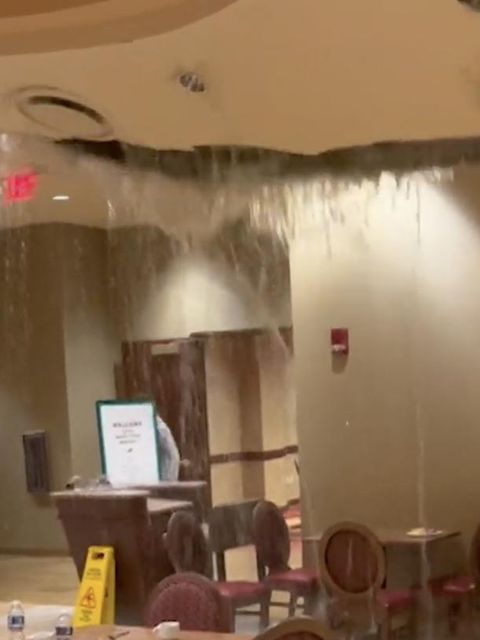 Folge der Winterkälte: Wassermassen reißen Decke in Hilton-Hotel ein