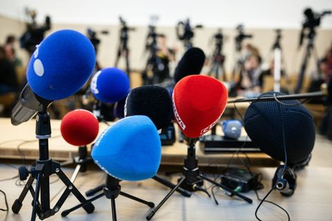 Mikrofone und Kameras