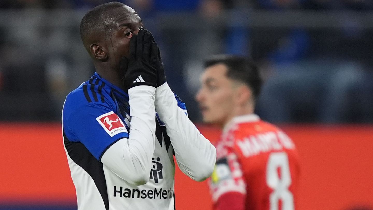 Jean-Luc Dompé vom Hamburger SV bleibt nach seiner Alkoholfahrt weiter vom Spielbetrieb suspendiert. (Archivbild) Foto: Marcus B