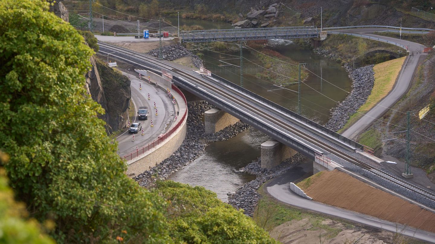 Der Wiederaufbau im Ahrtal kommt voran. (Archivbild) Foto: Thomas Frey/dpa