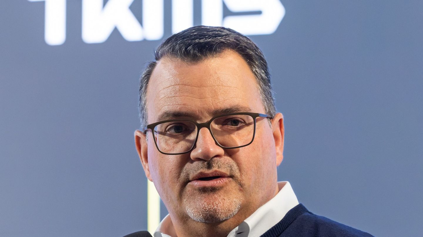 TKMS-Chef Burkhard hofft auf Aufträge zum Bau von Fregatten. (Archivbild) Foto: Ulrich Perrey/dpa