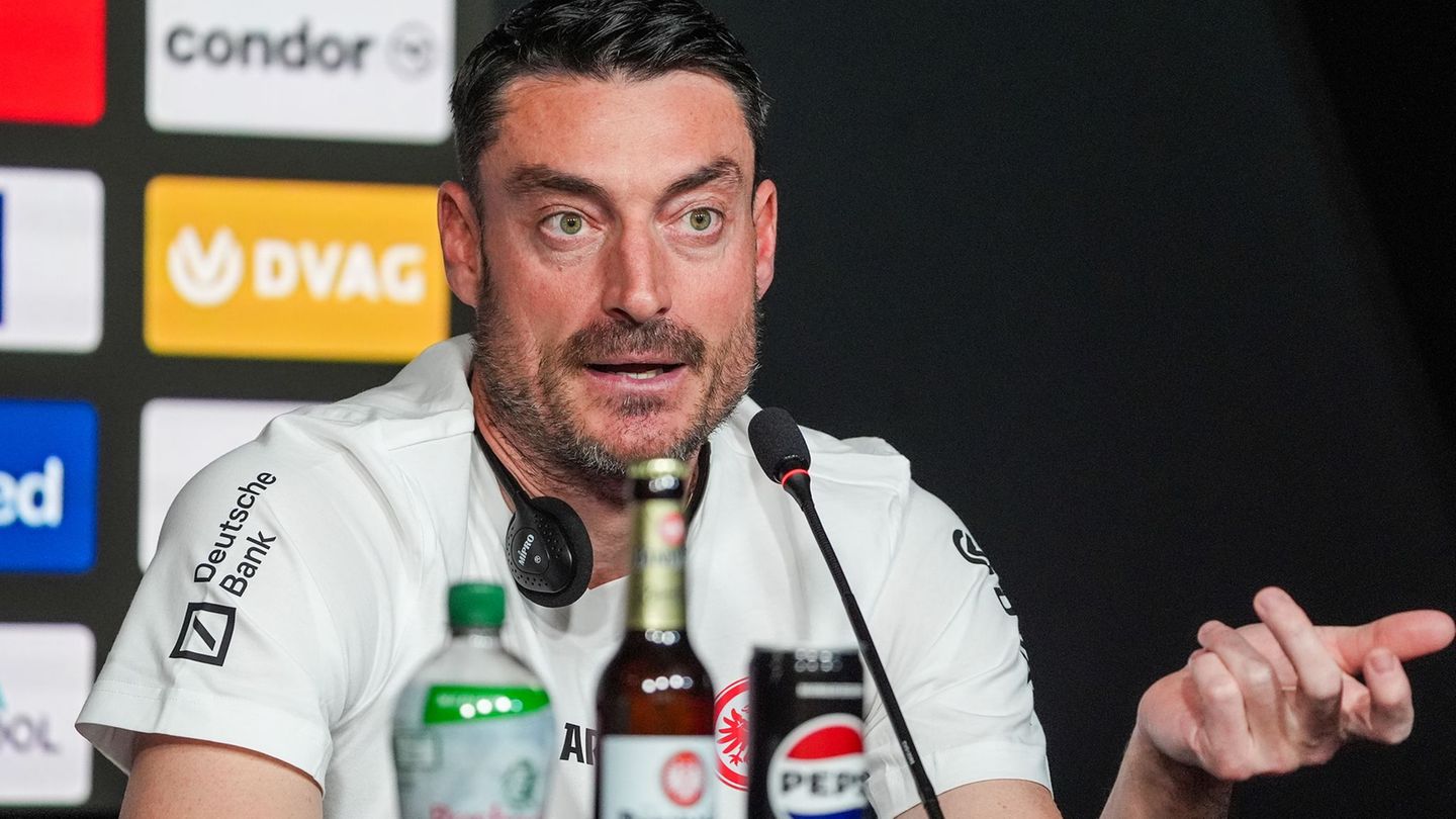 Der neue Frankfurt-Trainer Albert Riera. Foto: Marc Schüler/dpa